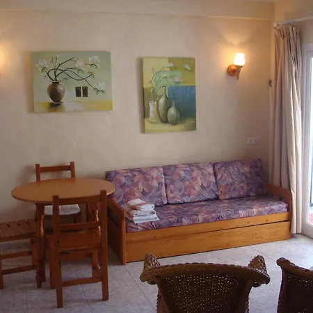 Aparthotel Vistamar 3*