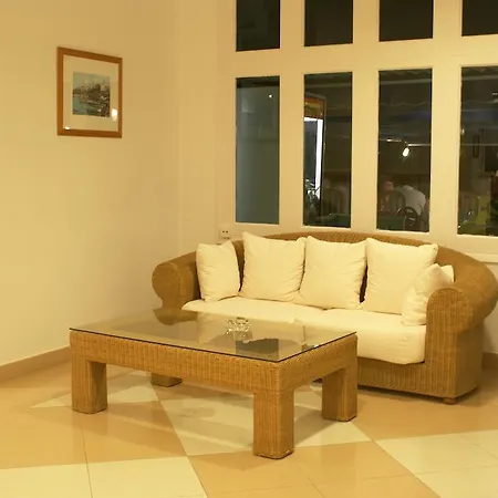 Aparthotel Vistamar 3*