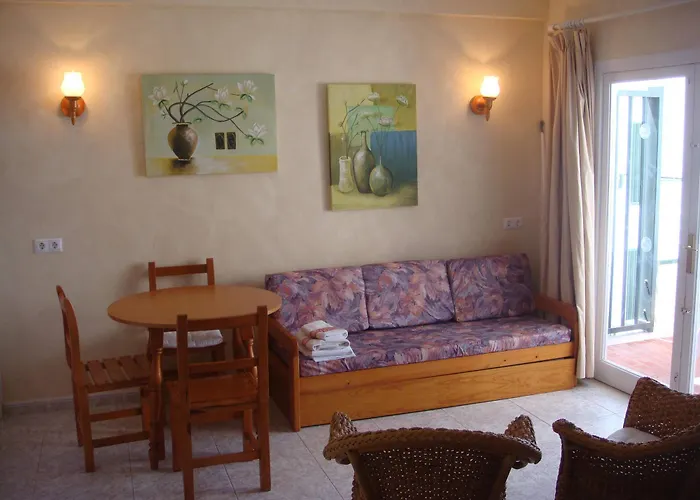 Aparthotel Vistamar 3*